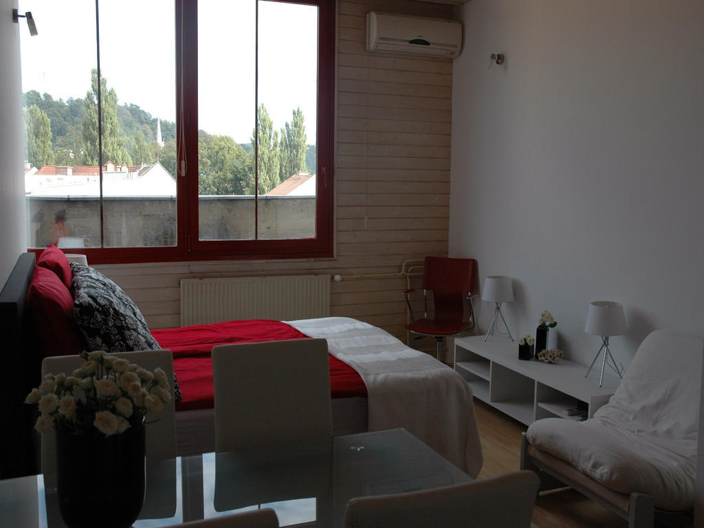 Ai Apartments Любляна Номер фото