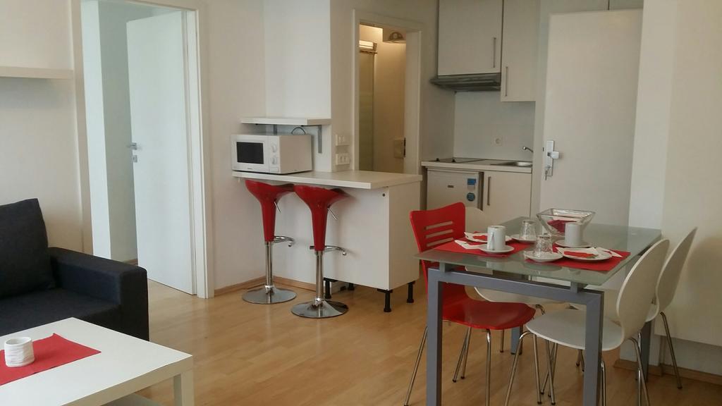 Ai Apartments Любляна Экстерьер фото